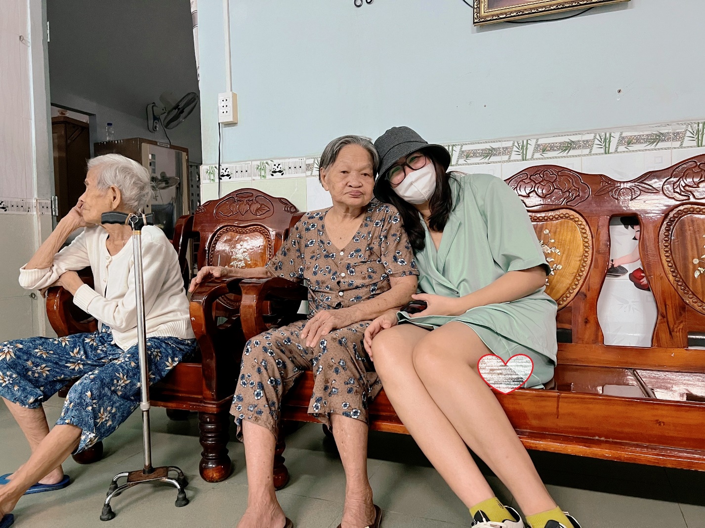 Tác giả sách Hồng Đào: Nguyện nửa đời còn lại để đền đáp - Ảnh 4.