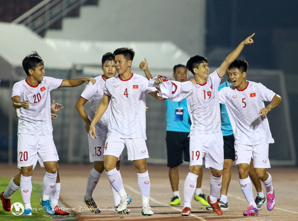 HLV Troussier công bố danh sách tuyển U23 Việt Nam