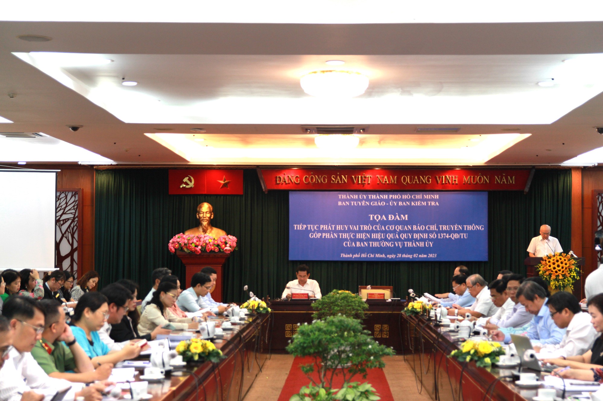 Thông tin phản ánh hằng ngày của báo chí rất quan trọng