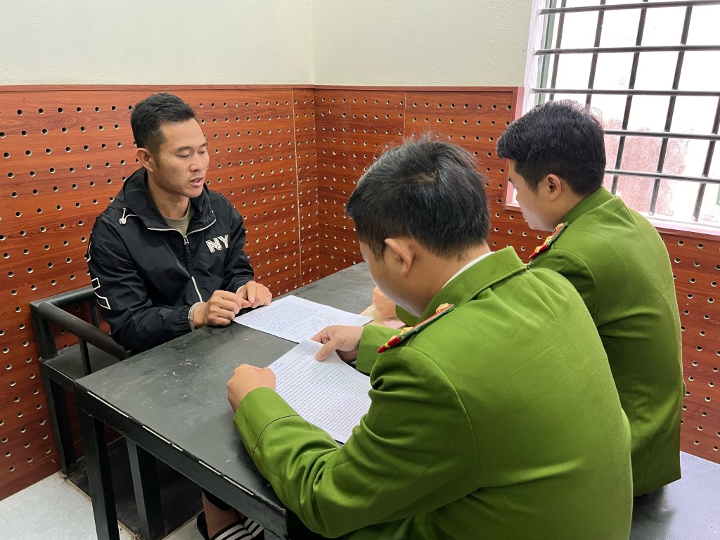 Gã thợ xây "làm thêm" bằng nghề bất lương