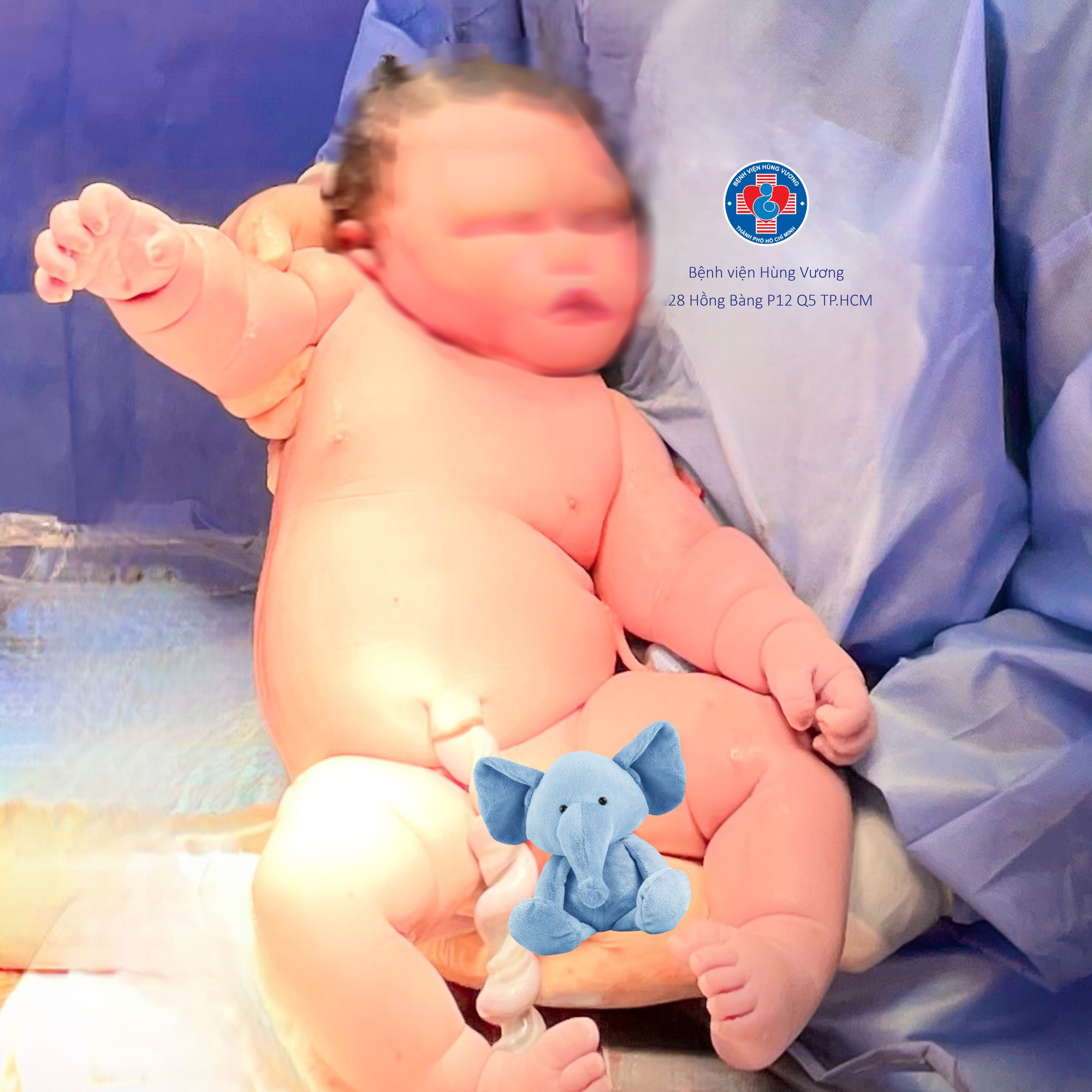 Bé trai chào đời nặng gần 5,8kg, tương đương trẻ 2 tháng tuổi