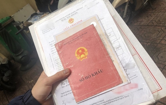 Thủ tướng Chính phủ: Không yêu cầu người dân xuất trình sổ hộ khẩu, giấy tạm trú