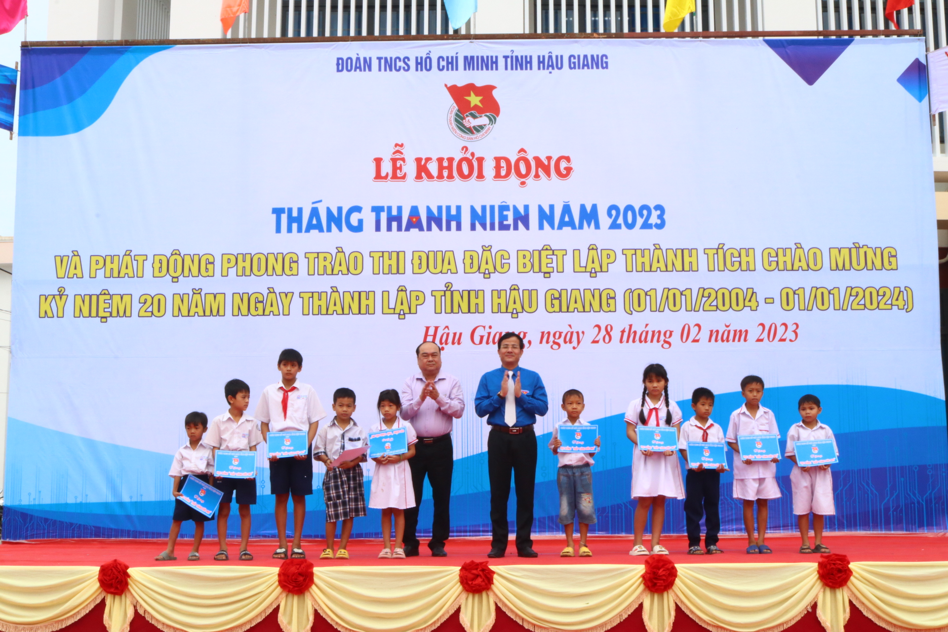 Khánh thành “Đường cờ Tổ quốc” thứ 2 tại Hậu Giang - Ảnh 20.