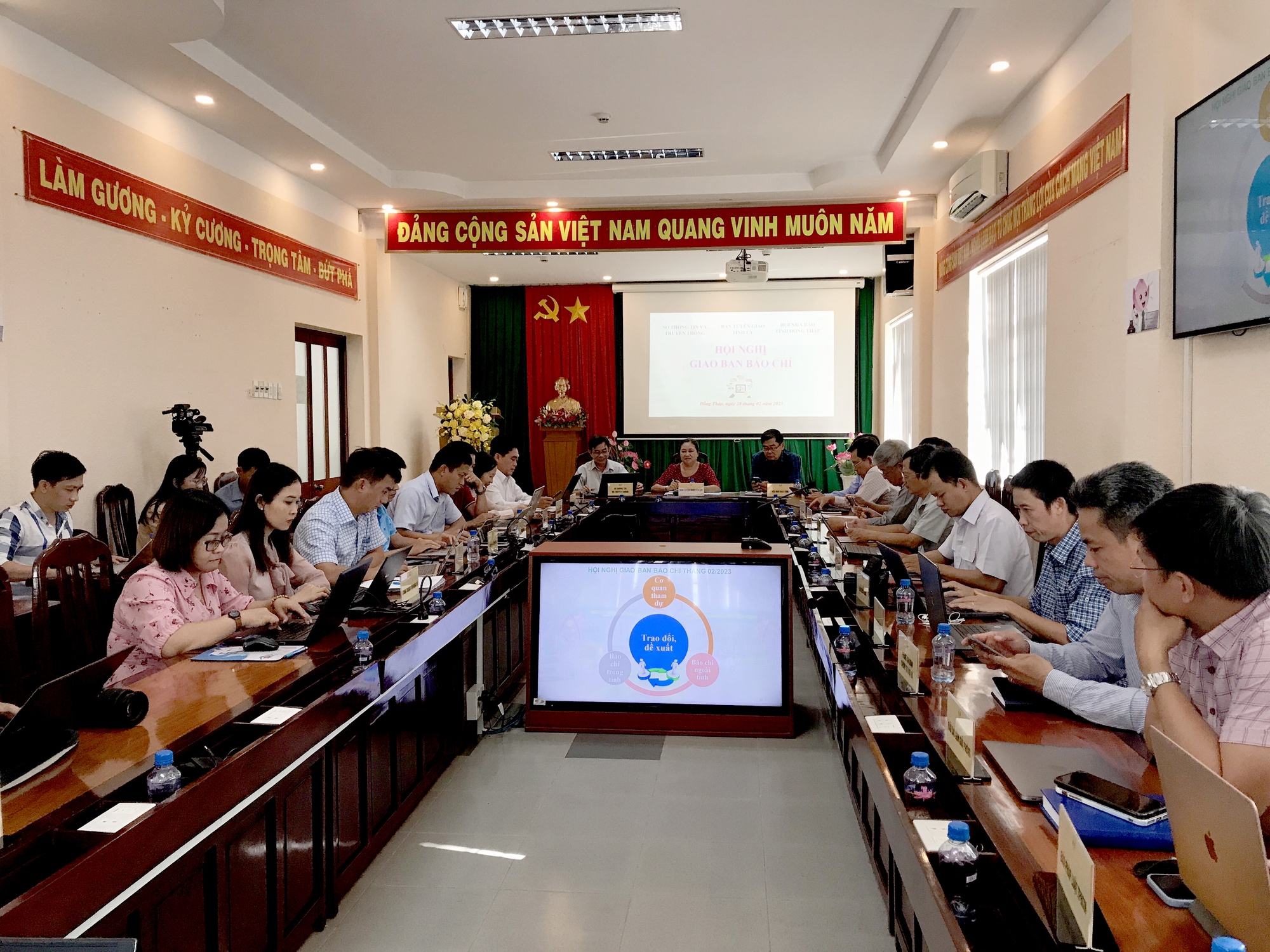 Vụ b&eacute; trai lọt v&agrave;o trụ b&ecirc;-t&ocirc;ng: C&oacute; một phần lỗi của đơn vị thi c&ocirc;ng - Ảnh 1.