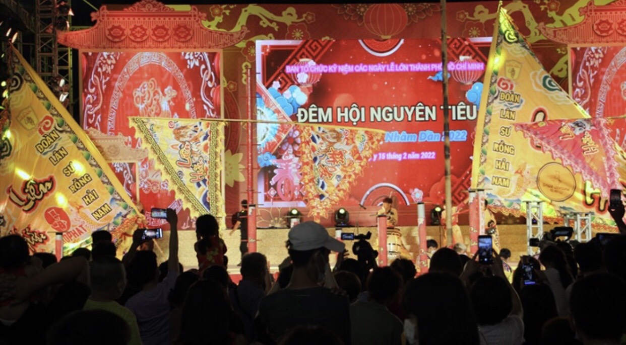 Diễu hành nghệ thuật đường phố vào Đêm hội Nguyên tiêu 2023