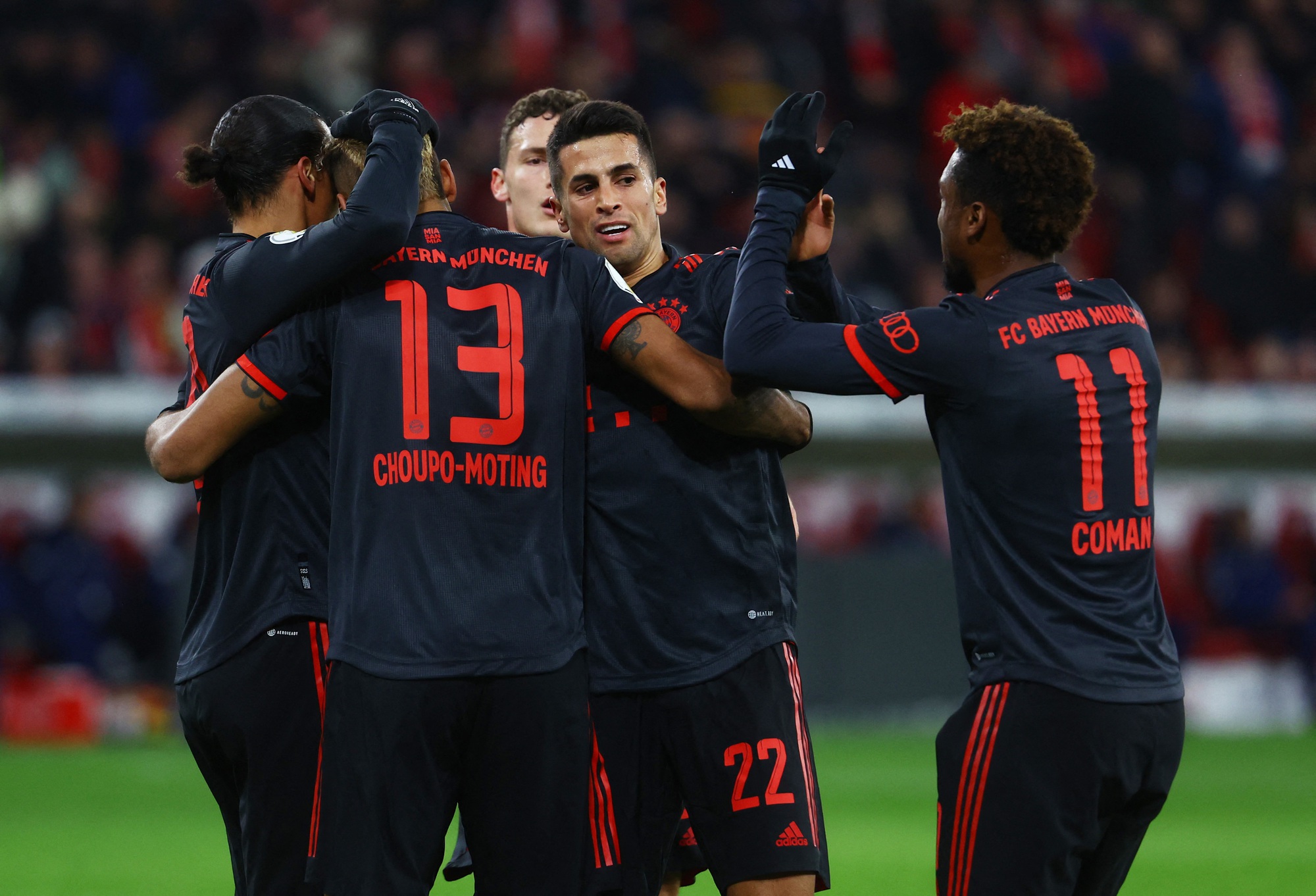 Bayern như "hổ thêm cánh" với Joao Cancelo