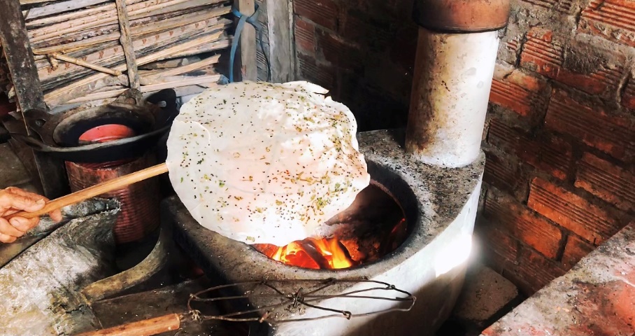 CUỘC THI VIẾT “HƯƠNG VỊ TẾT”: Bánh tráng quê nội “ngon nhức nách”