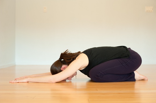 Gợi &yacute; những b&agrave;i tập yoga cho năm mới khỏe đẹp - Ảnh 5.