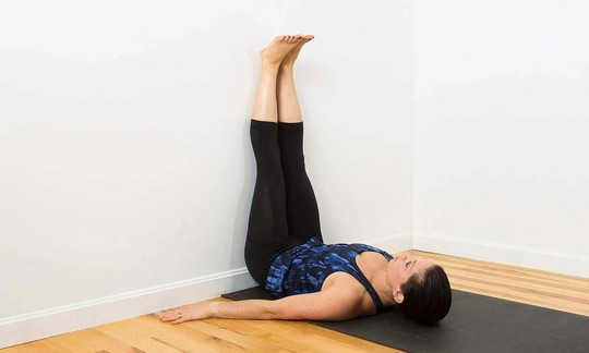 Gợi &yacute; những b&agrave;i tập yoga cho năm mới khỏe đẹp - Ảnh 2.