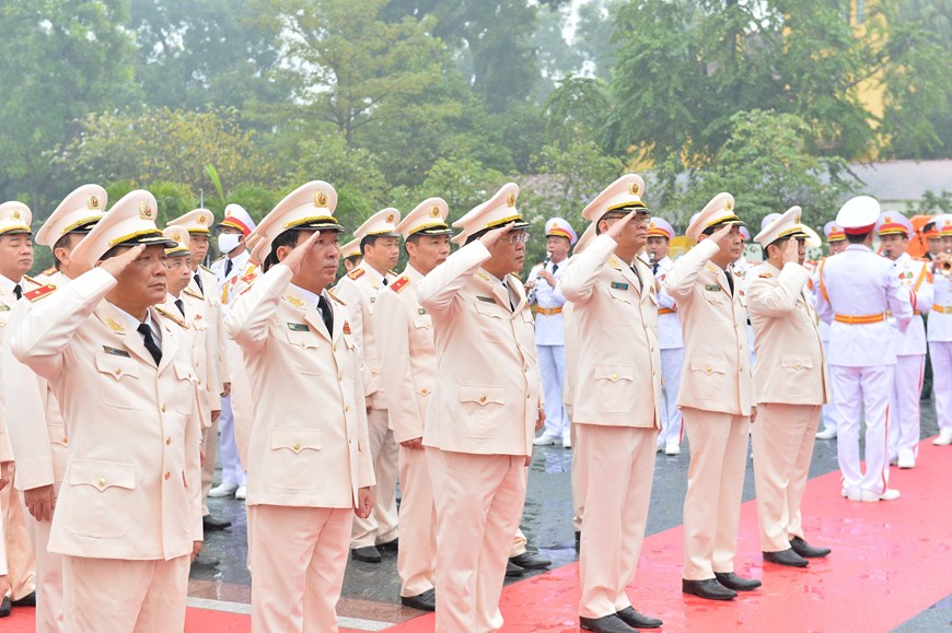 93 năm ngày thành lập Đảng: Lãnh đạo Đảng, Nhà nước viếng Chủ tịch Hồ Chí Minh - Ảnh 9.
