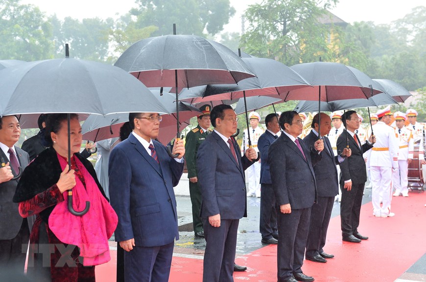 93 năm ngày thành lập Đảng: Lãnh đạo Đảng, Nhà nước viếng Chủ tịch Hồ Chí Minh - Ảnh 3.