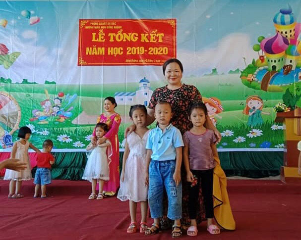 Cuộc thi viết "Người thầy kính yêu": Tấm lòng cô Nụ nở hoa