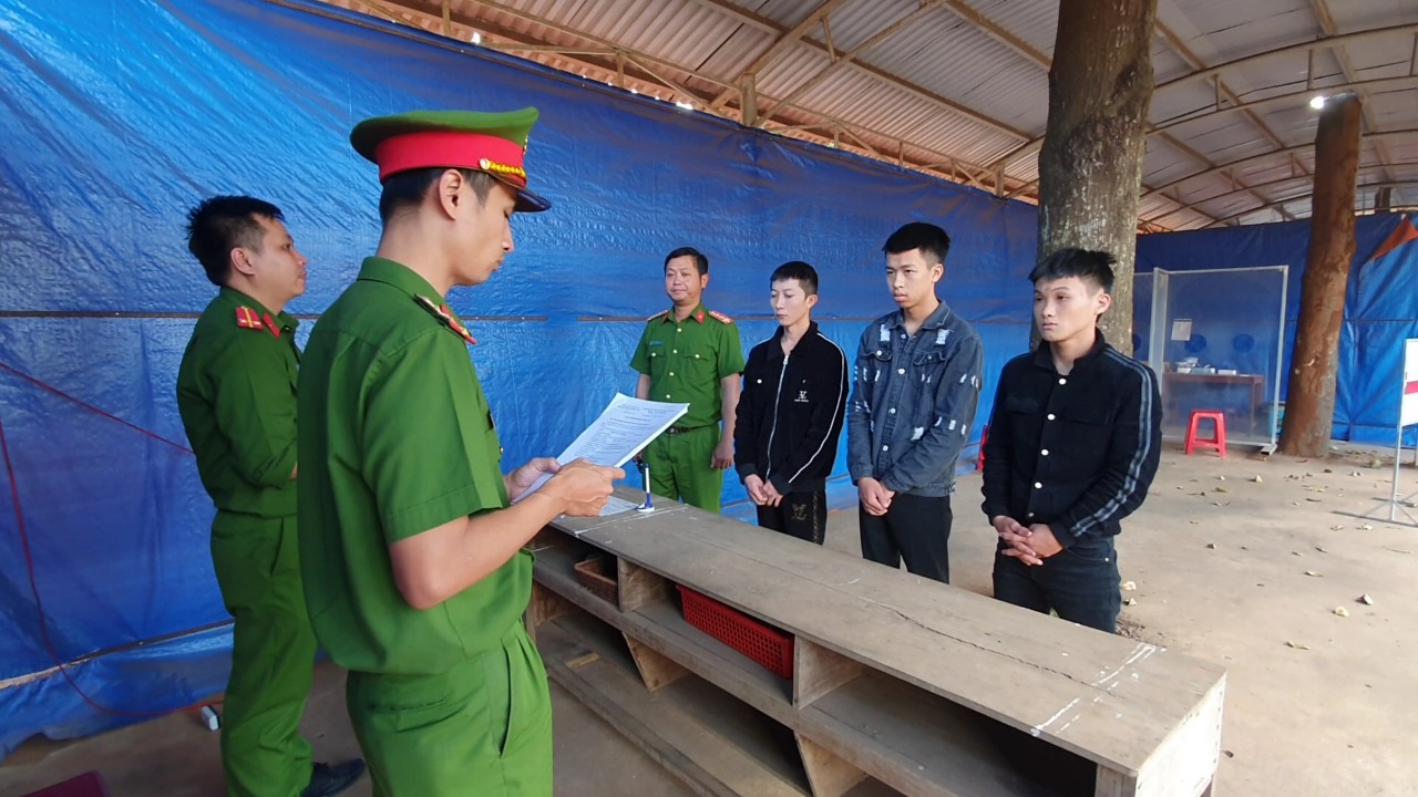 Bắt giữ th&ecirc;m 3 thanh ni&ecirc;n trong vụ &aacute;n giết người ở Đắk Lắk - Ảnh 1.