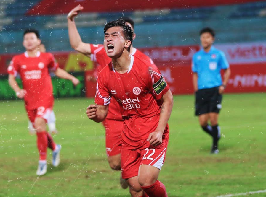 Đương kim v&ocirc; địch H&agrave; Nội FC bị cầm ch&acirc;n ng&agrave;y ra qu&acirc;n V-League 2023 - Ảnh 7.