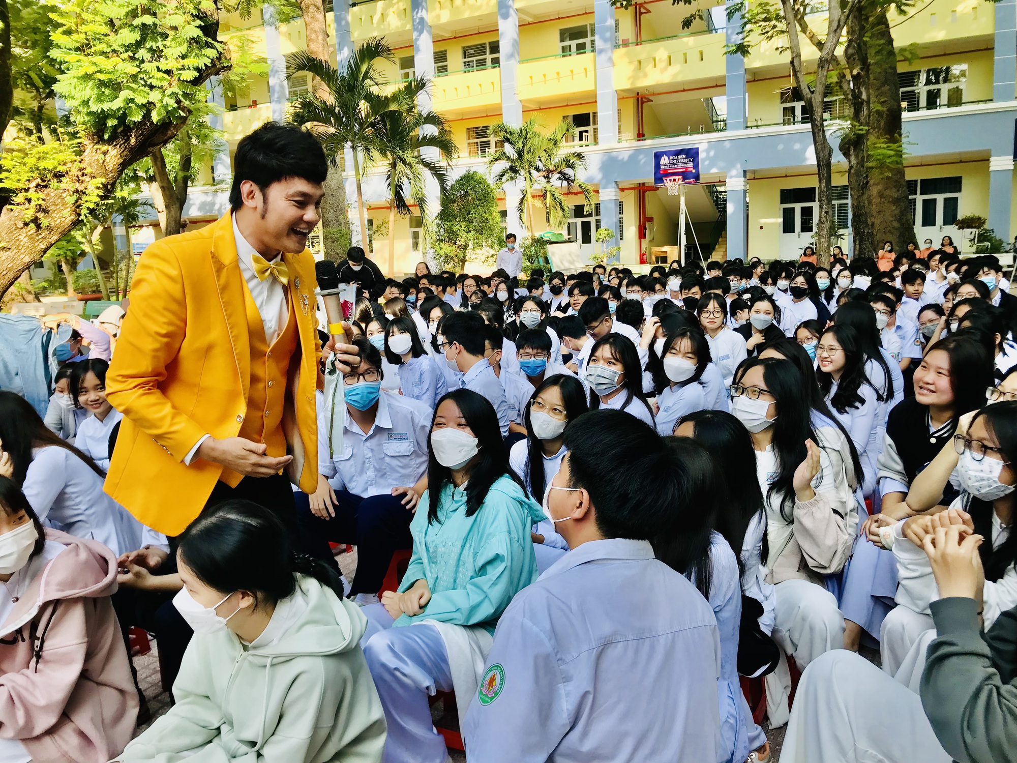 Nhiều ngôi sao khởi động chương trình "Sân khấu học đường năm 2023"