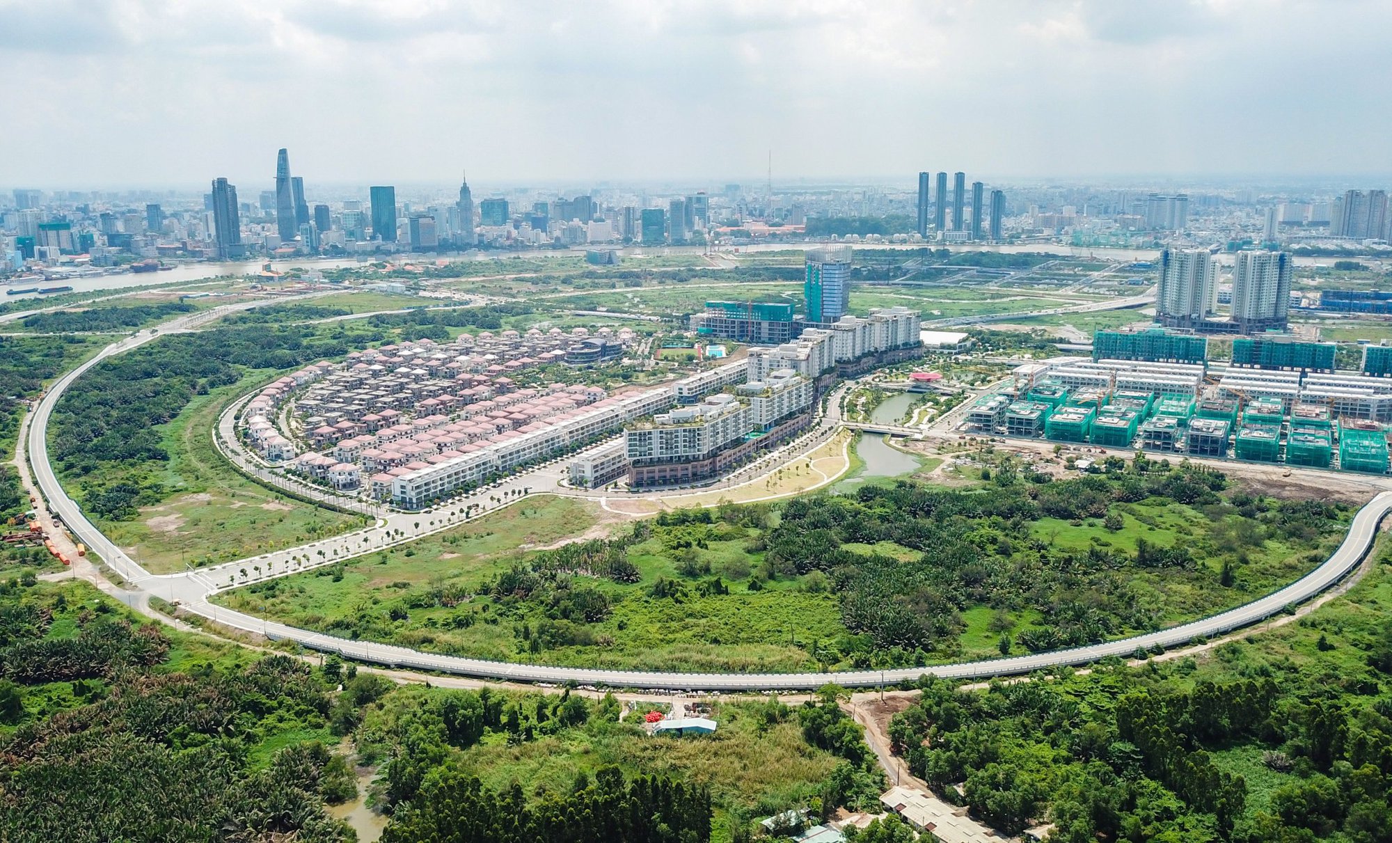 10.000 người tham gia giải chạy đêm ở TP HCM, xuất phát lúc 0 giờ - Ảnh 2.