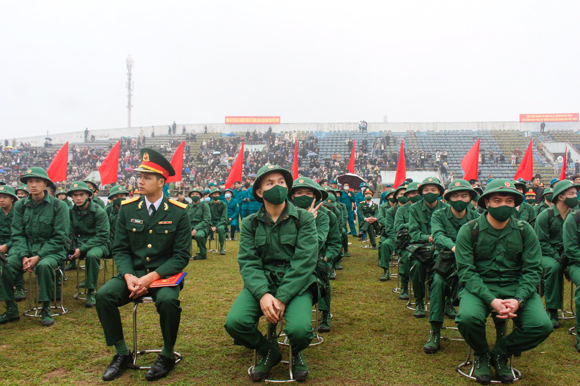 Hơn 4.200 t&acirc;n binh H&agrave; Nội h&agrave;o hứng l&ecirc;n đường nhập ngũ - Ảnh 7.