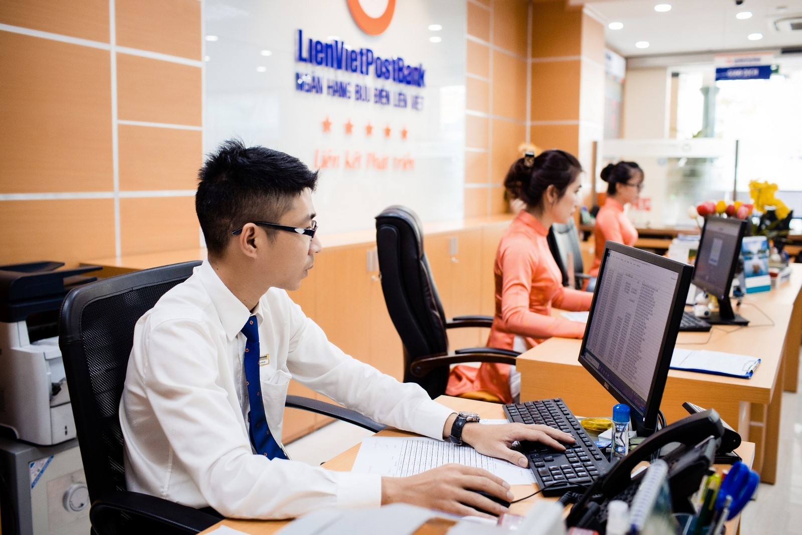 Chấp thuận cho Tổng công ty Bưu điện bán hết 140 triệu cổ phần LienVietPostBank