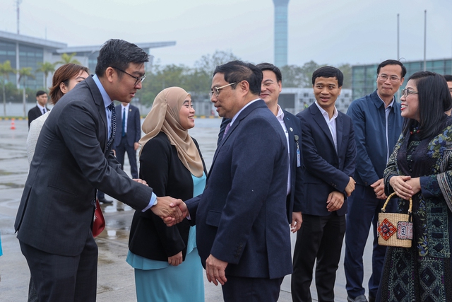 Thủ tướng l&ecirc;n đường thăm ch&iacute;nh thức Singapore v&agrave; Brunei - Ảnh 2.