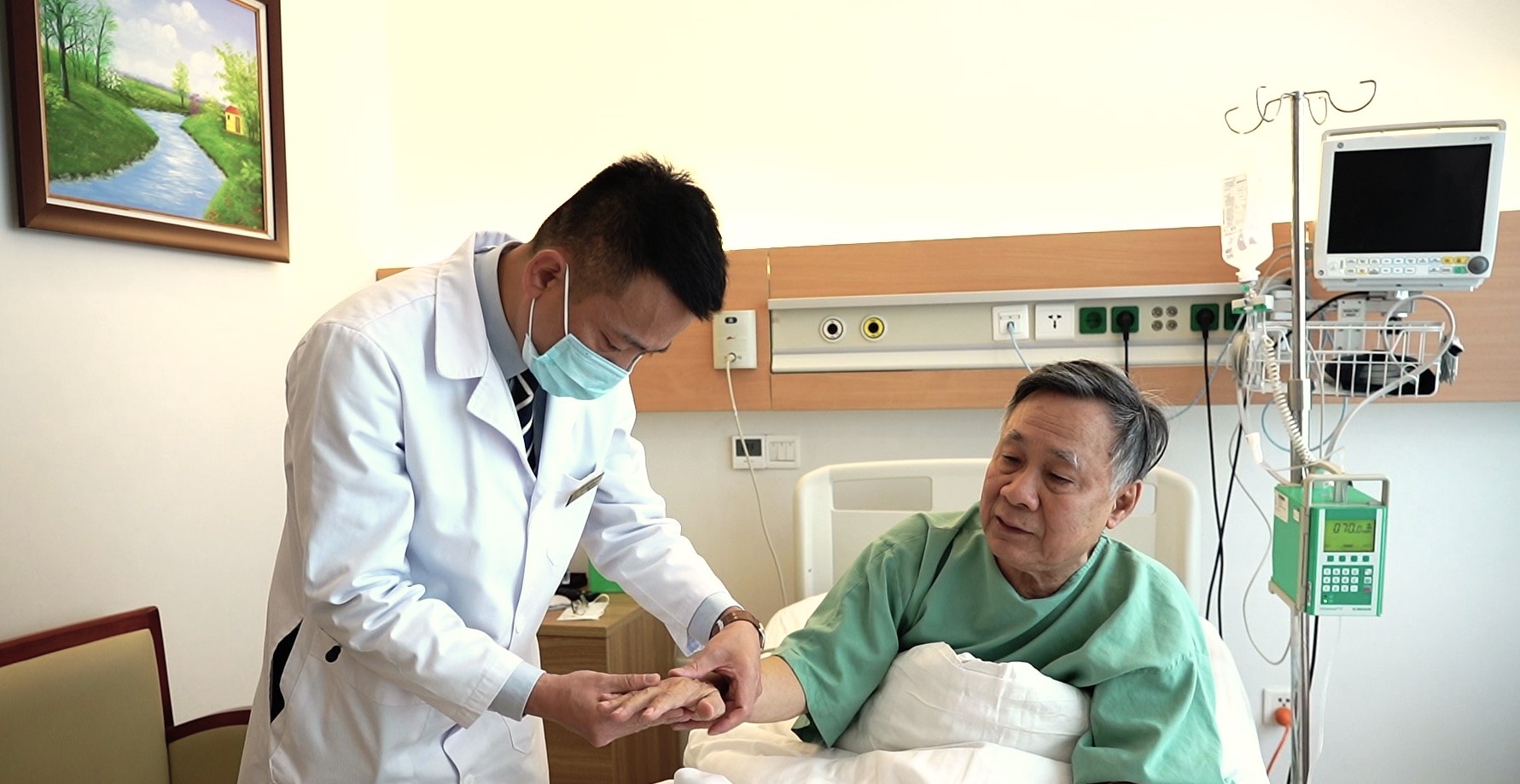 Can thiệp mạch v&agrave;nh &ldquo;chuẩn Mỹ&rdquo; tại Vinmec: Nấc thang mới trong điều trị bệnh tim mạch tại Việt Nam - Ảnh 2.