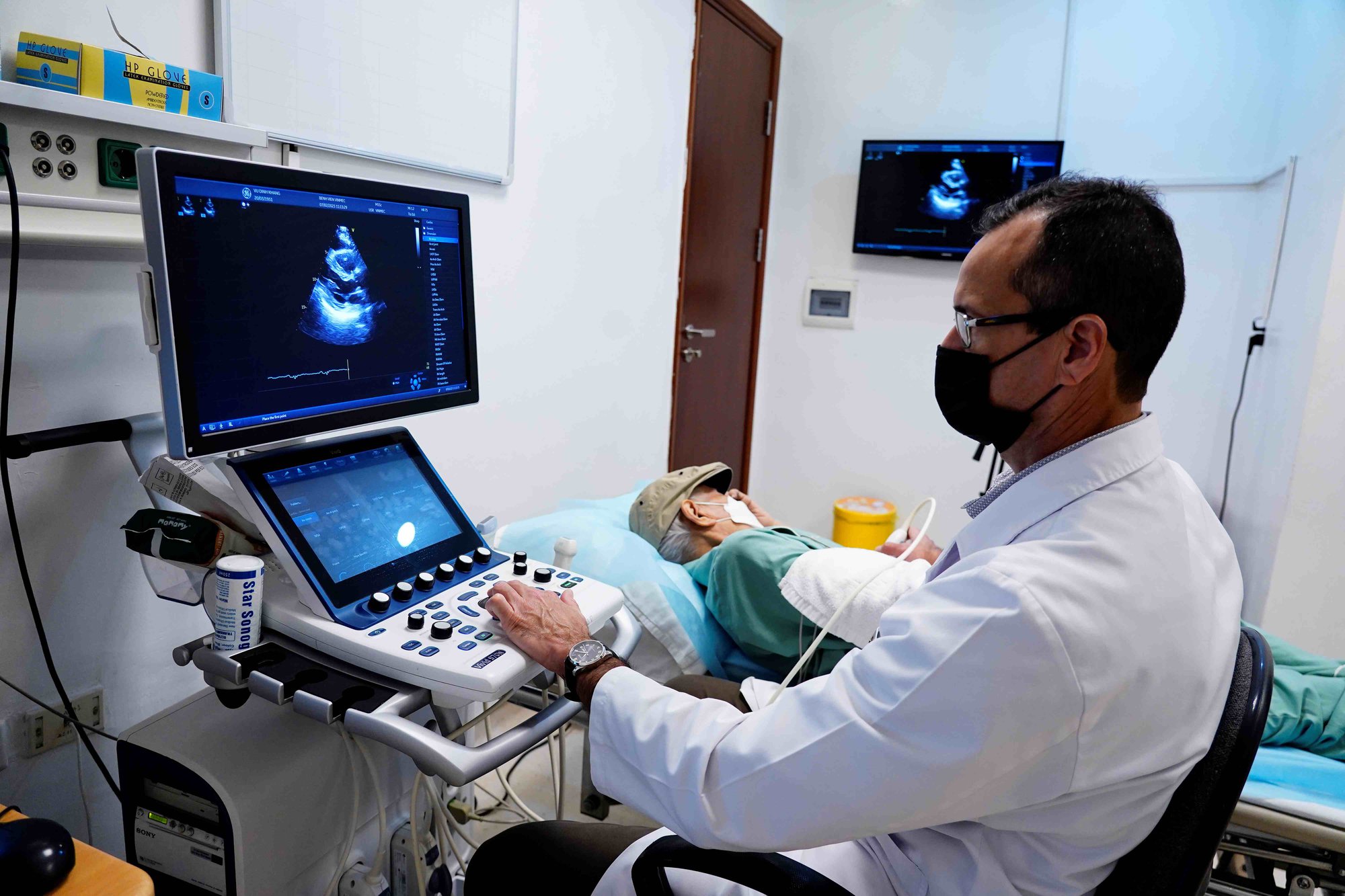 Can thiệp mạch v&agrave;nh &ldquo;chuẩn Mỹ&rdquo; tại Vinmec: Nấc thang mới trong điều trị bệnh tim mạch tại Việt Nam - Ảnh 4.