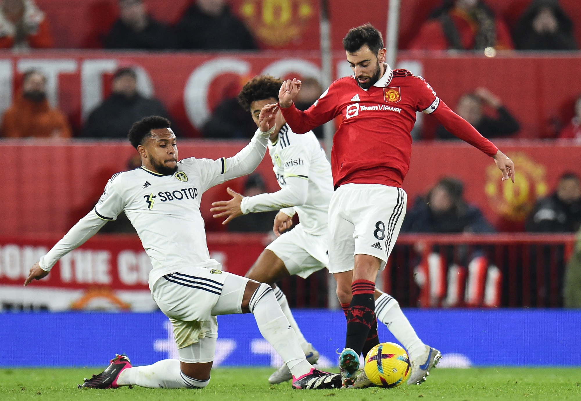 Rượt đuổi tỉ số ở Old Trafford, Man United mất điểm trước Leeds United - Ảnh 2.