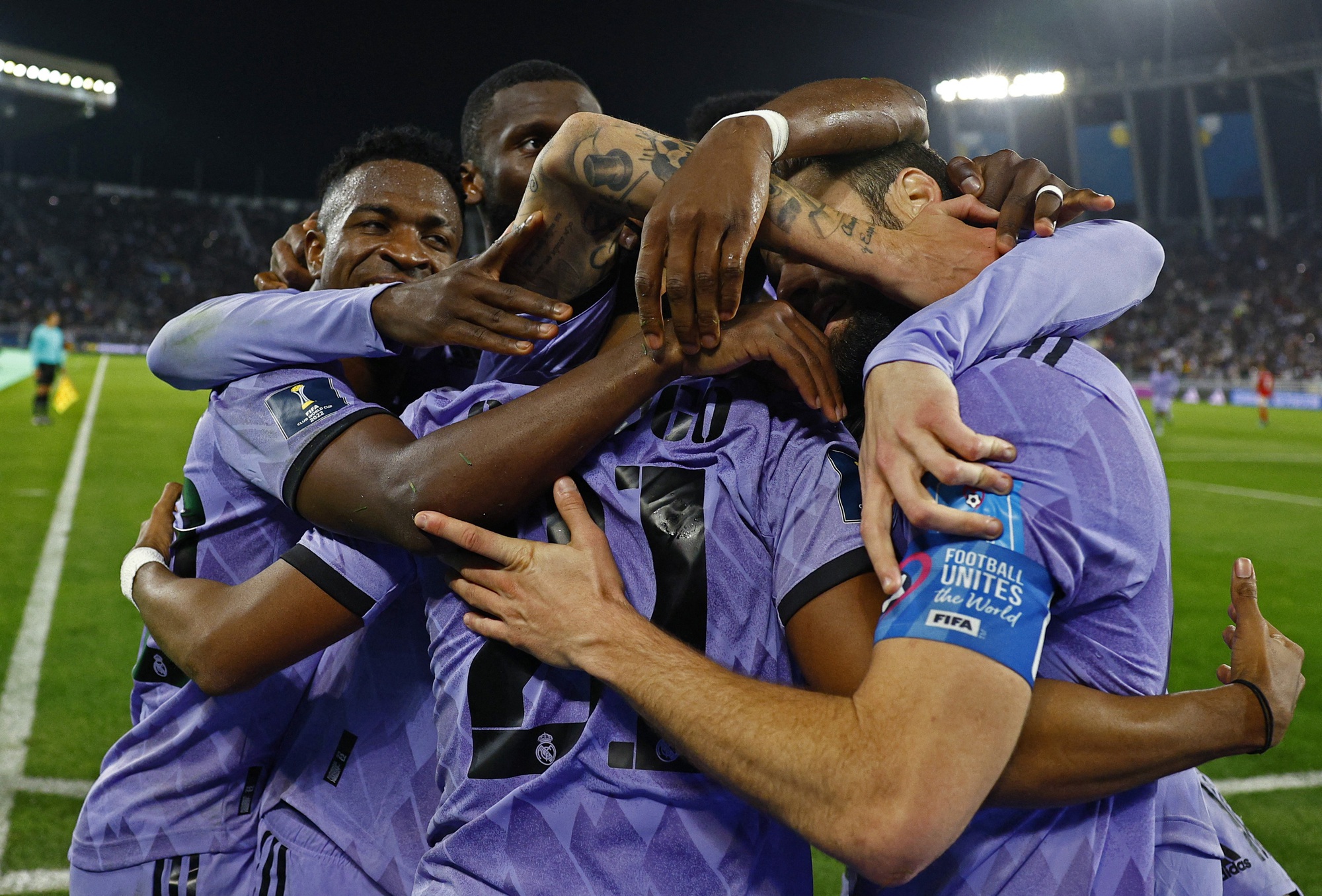 9 ph&uacute;t b&ugrave;ng nổ, Real Madrid v&agrave;o chung kết FIFA Club World Cup - Ảnh 7.