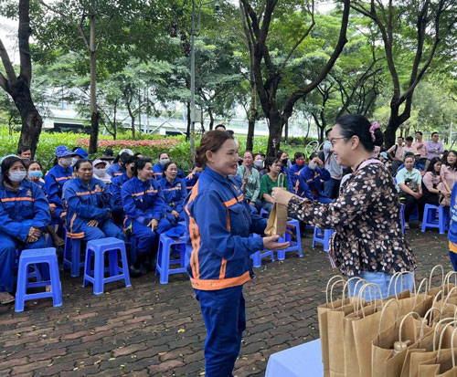 Đ&atilde;i ngộ nguồn nh&acirc;n lực - Ảnh 1.