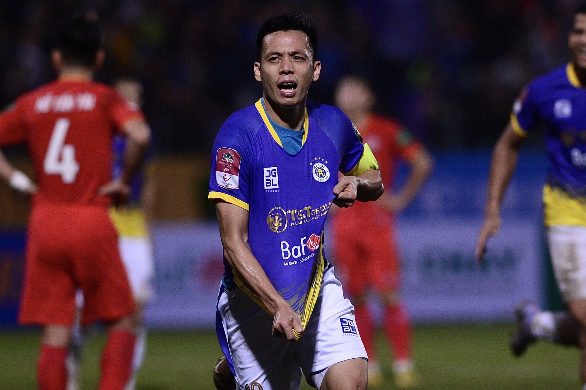 Văn Quyết tỏa sáng, Hà Nội FC thắng đẹp "tân binh" Công an Hà Nội