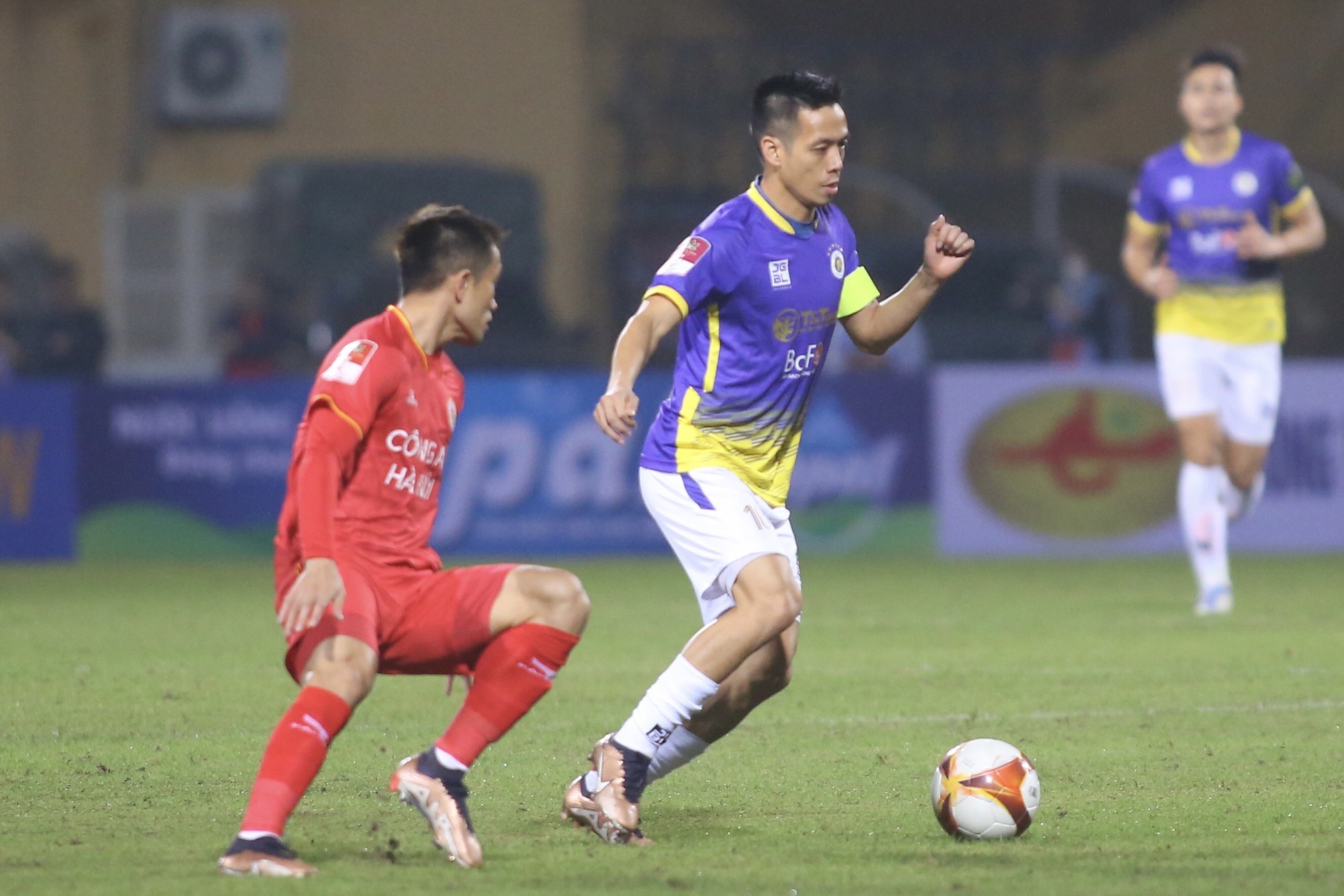 Văn Quyết tỏa s&aacute;ng, H&agrave; Nội FC thắng đẹp t&acirc;n binh C&ocirc;ng an H&agrave; Nội - Ảnh 4.