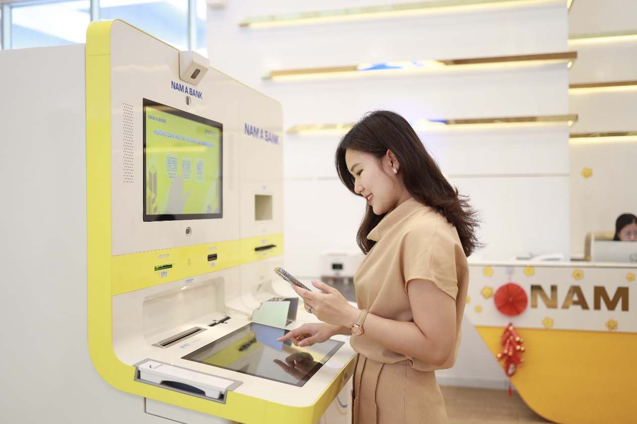 Nam A Bank tăng trưởng ấn tượng dựa trên sáng tạo số và quản trị rủi ro chuẩn mực quốc tế - Ảnh 1.