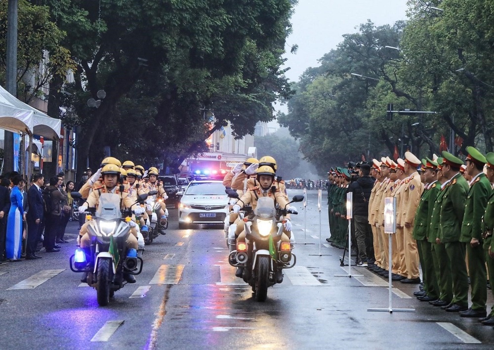 Bộ trưởng Nguyễn Văn Thắng: Thượng t&ocirc;n ph&aacute;p luật để giao th&ocirc;ng an to&agrave;n - Ảnh 1.