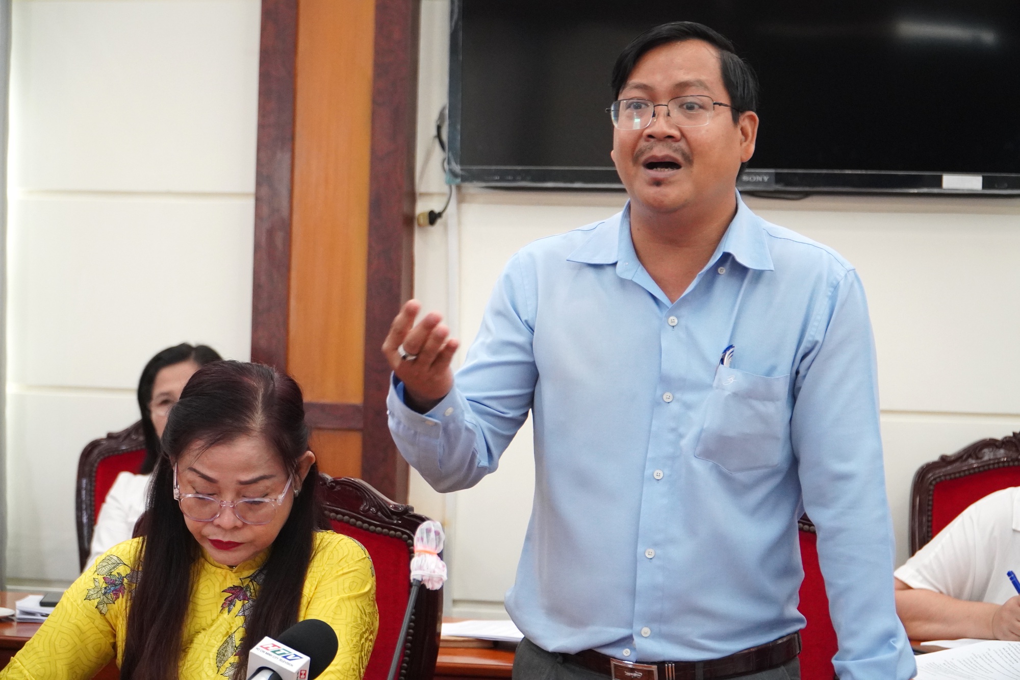Băn khoăn tòa án hay UBND giải quyết tranh chấp đất đai