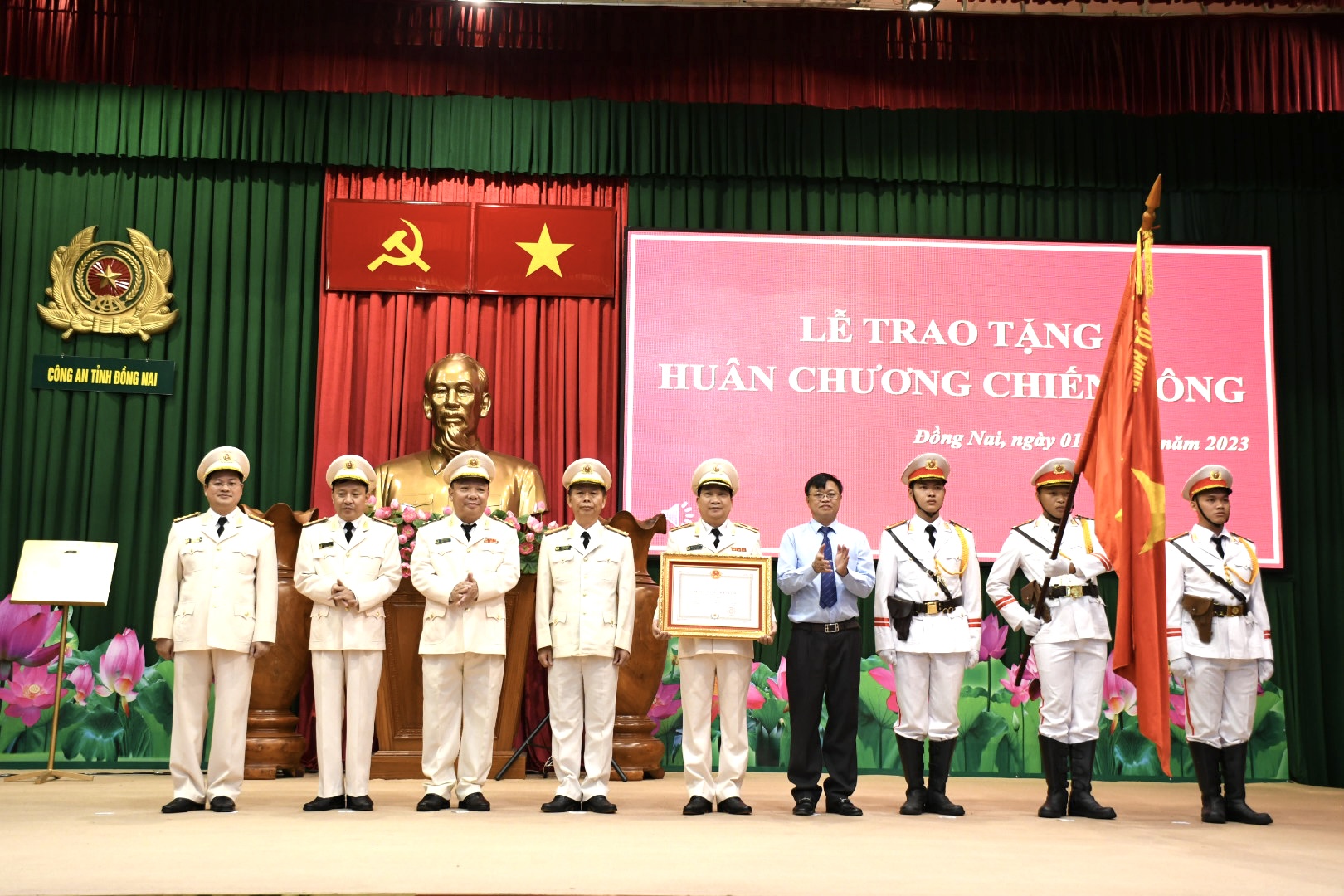 Nhiều tập thể, cá nhân Công an Đồng Nai nhận Huân chương Chiến công