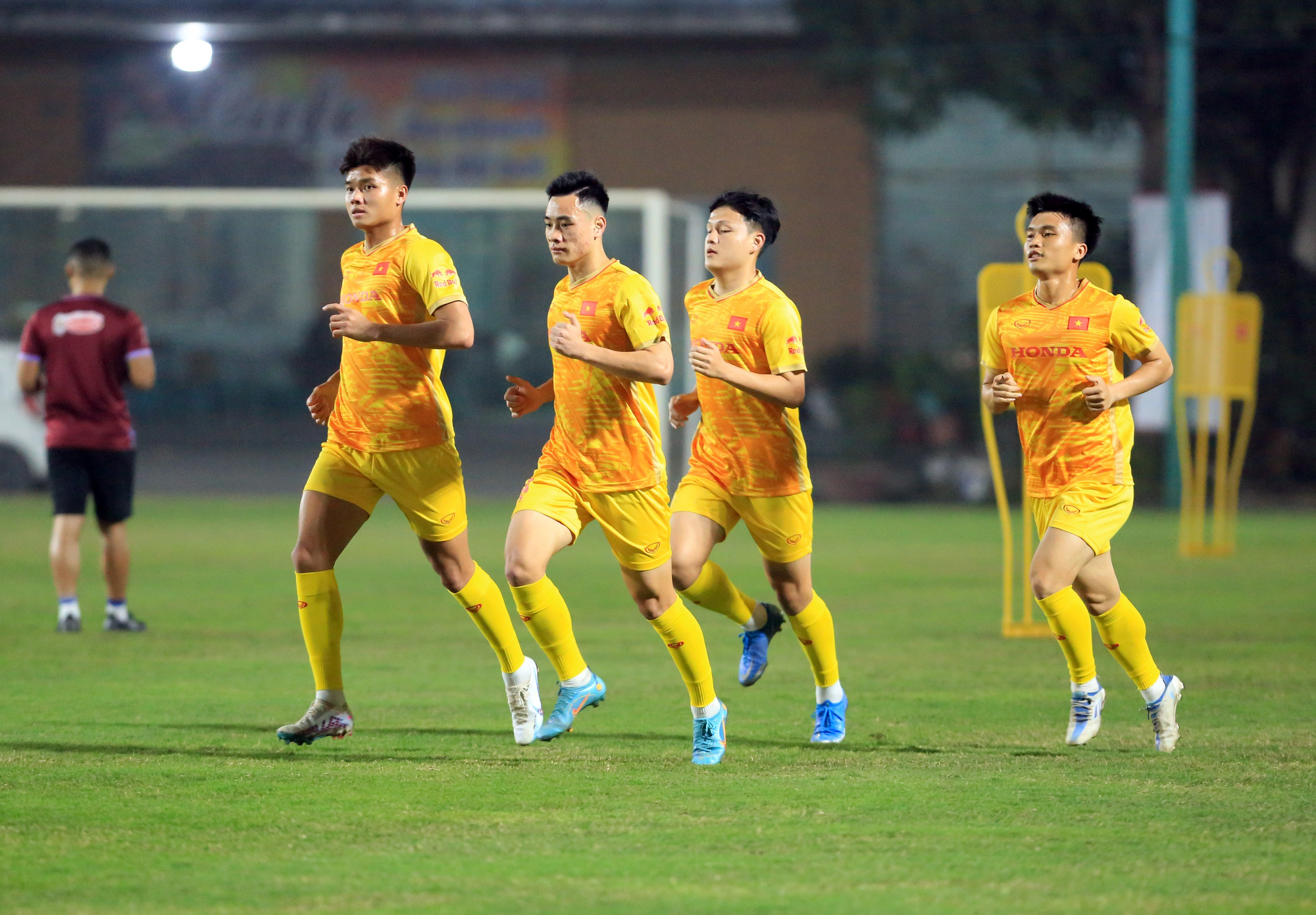 Phan Tuấn T&agrave;i chia sẻ về khung giờ tập mới của U23 Việt Nam - Ảnh 3.
