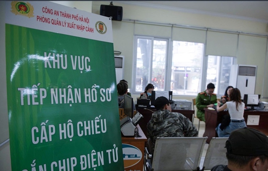 C&ocirc;ng d&acirc;n c&oacute; nhiều lựa chọn với hộ chiếu - Ảnh 1.