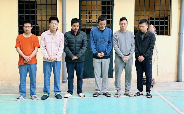 Giữ khẩn cấp giám đốc, phó giám đốc cùng 4 thuộc cấp một trung tâm đăng kiểm - Ảnh 1.
