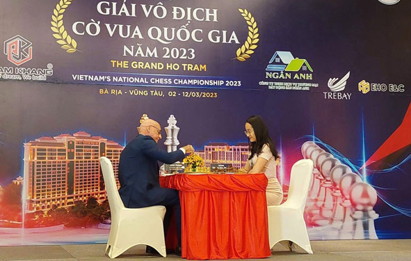 Kim Phụng bảo vệ ngôi số 1 cờ vua
