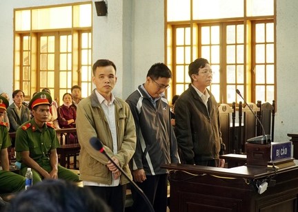 Cựu chủ tịch huyện tham ô tiền làm nghĩa trang liệt sĩ xin giám đốc thẩm