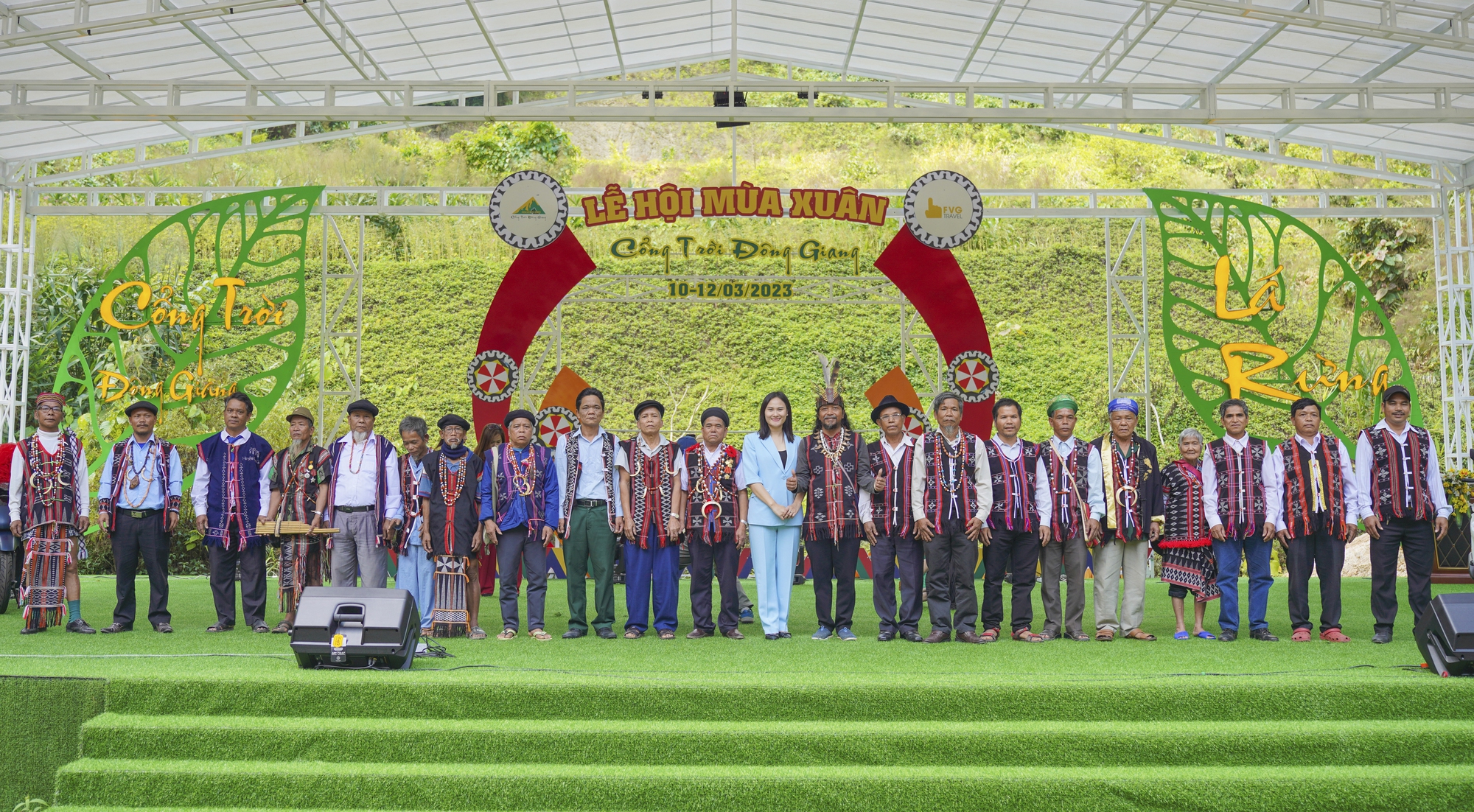 Tưng bừng Lễ hội mùa Xuân Cổng Trời Đông Giang