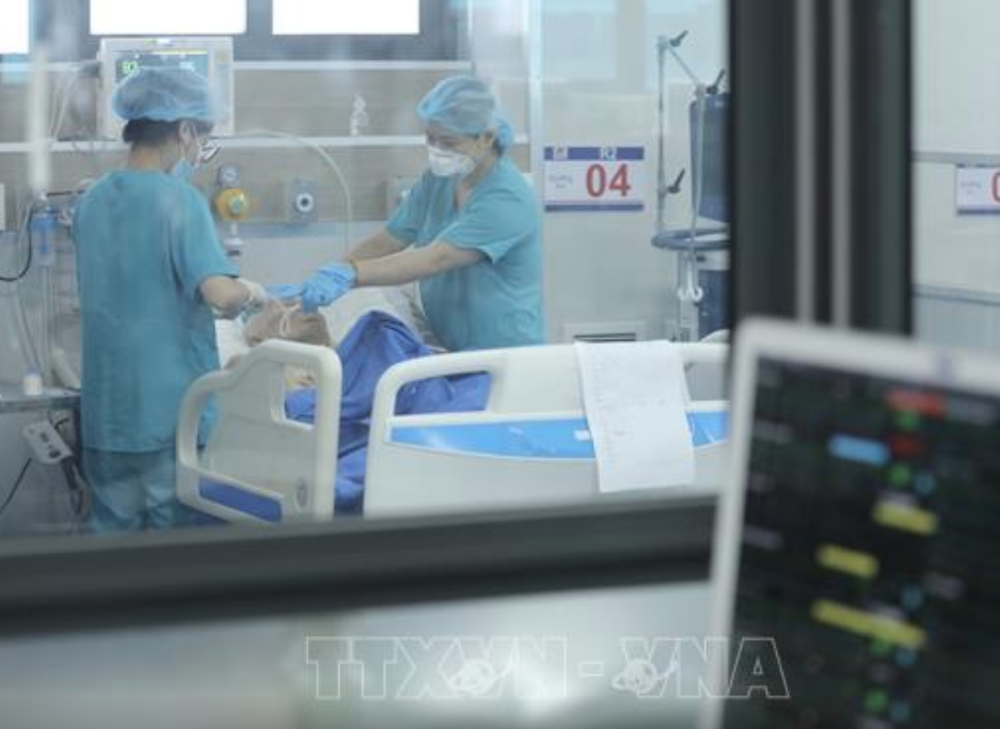 Dịch COVID-19 hôm nay: Ca nhiễm gấp hơn 2 lần số khỏi bệnh