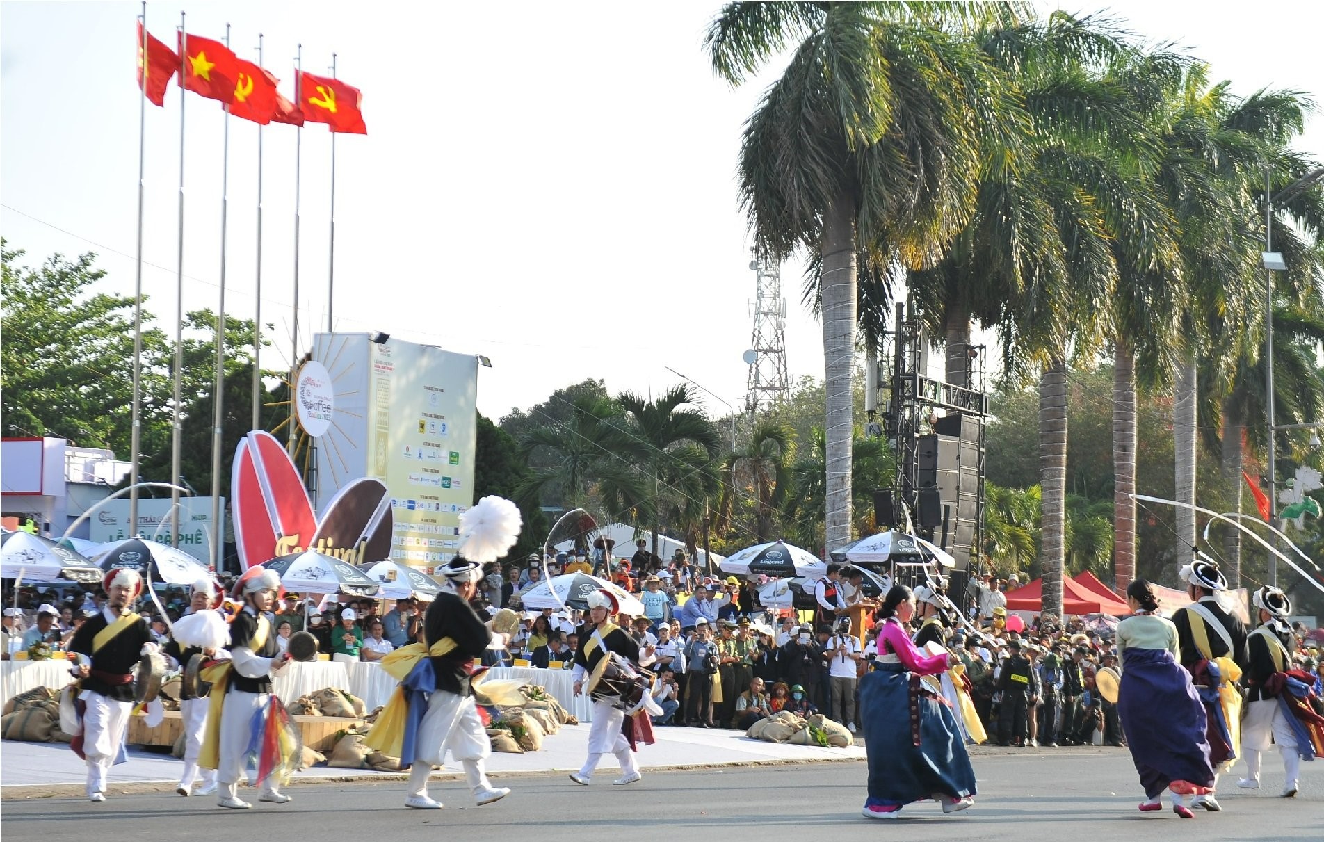 Đ&atilde; mắt với bữa tiệc Lễ hội đường phố Bu&ocirc;n Ma Thuột - Ảnh 11.