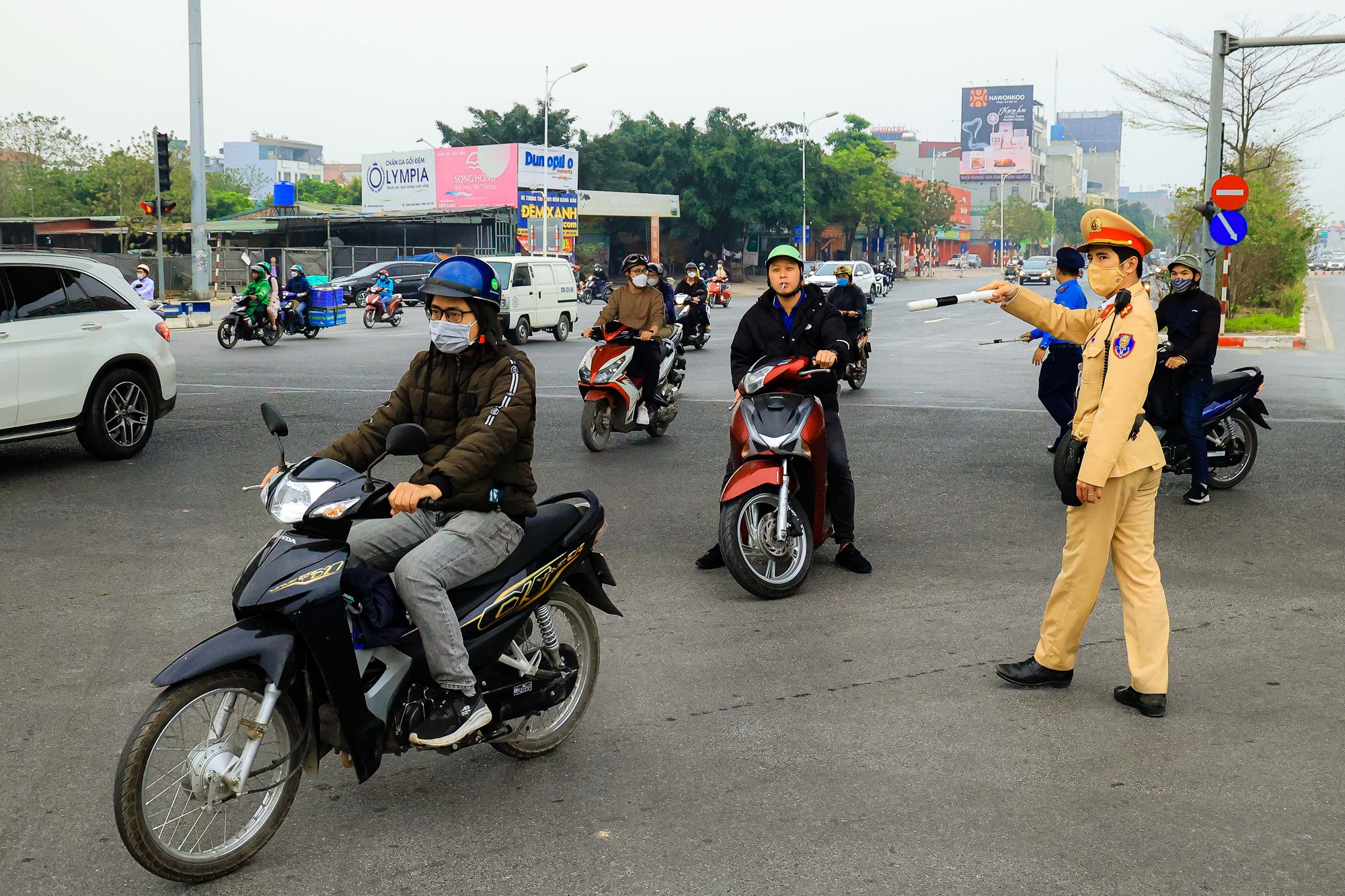 Hình ảnh nút giao Cổ Linh khi được tổ chức lại giao thông