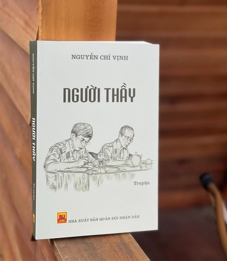 Thượng tướng Nguyễn Chí Vịnh giới thiệu tác phẩm “Người thầy” tại TP HCM - Ảnh 2.