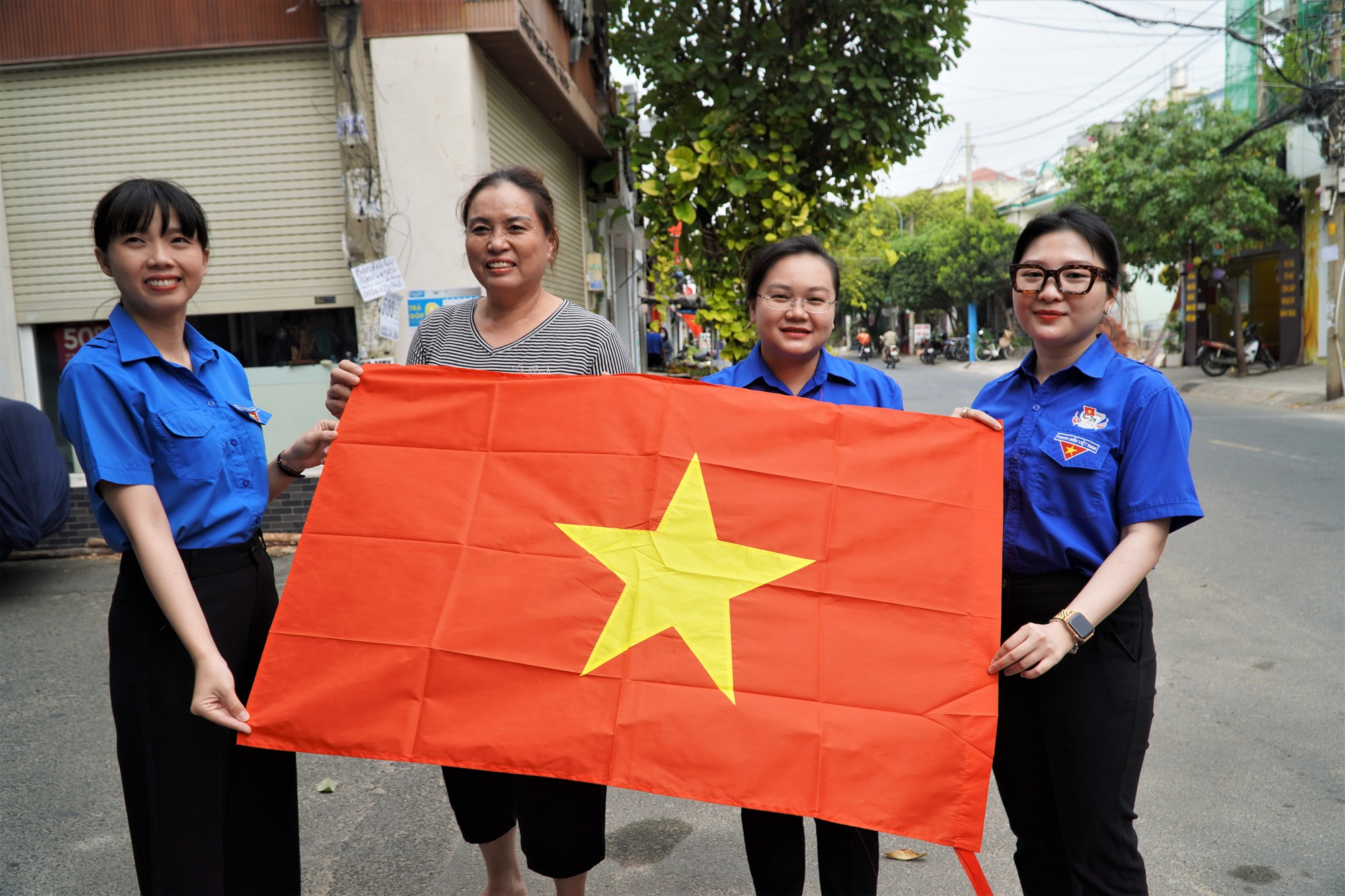 Tự hào Đường cờ Tổ quốc ở TP Thủ Đức - Ảnh 2.