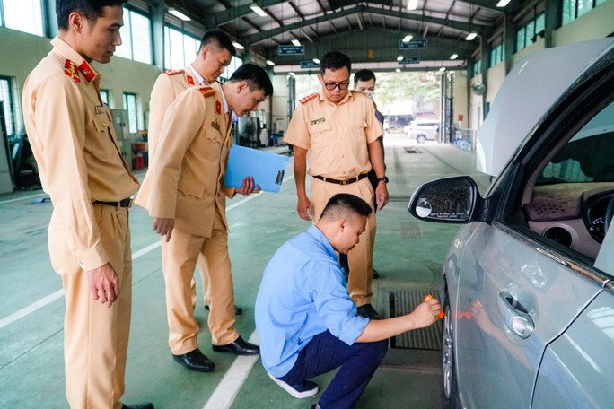 CSGT nói gì về ý kiến "từng bước làm thay việc đăng kiểm" của Bộ GTVT?