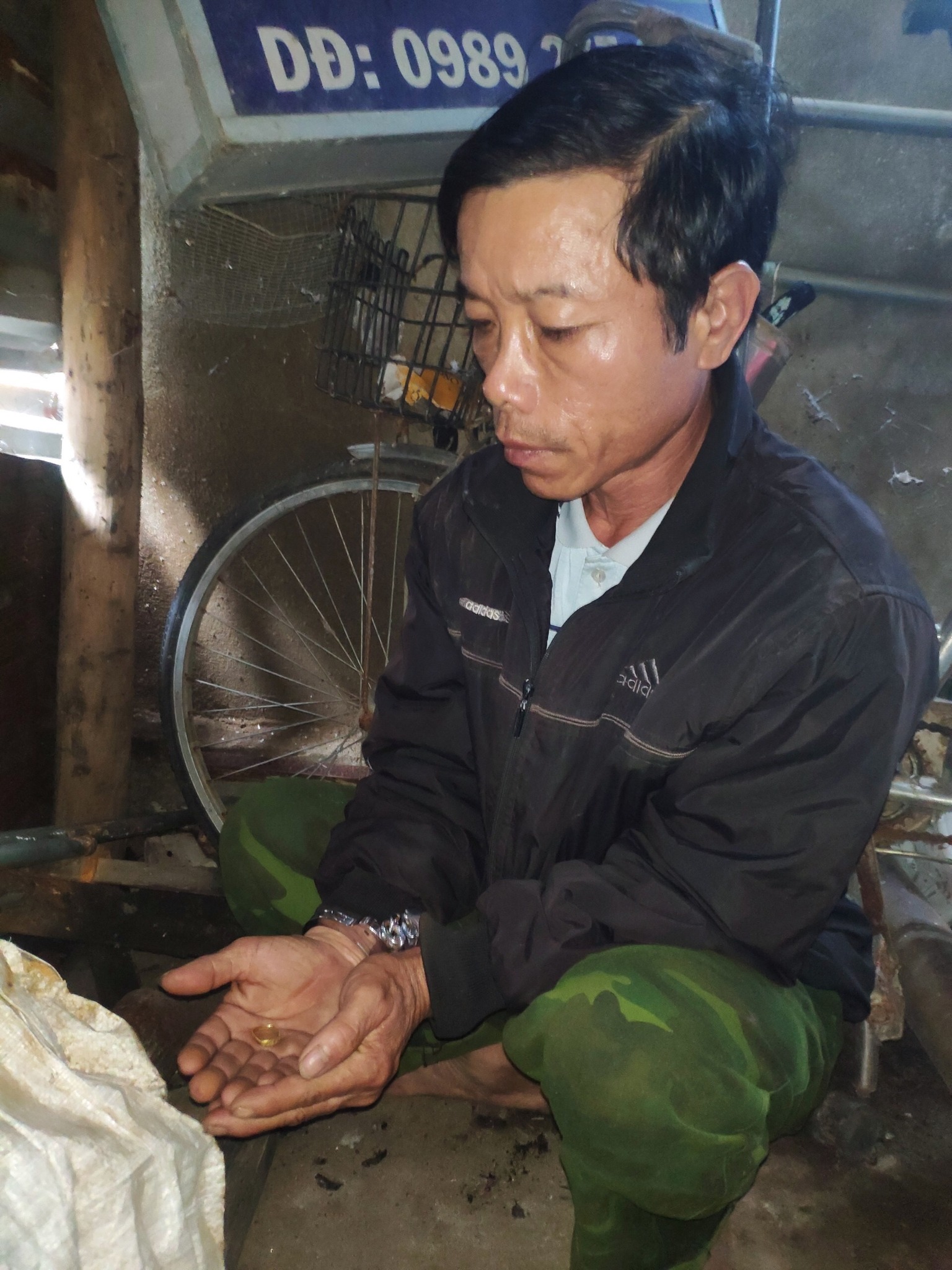 Ch&acirc;n dung kẻ đột nhập 2 nh&agrave; d&acirc;n, trộm v&agrave;ng ở Quảng Nam - Ảnh 1.