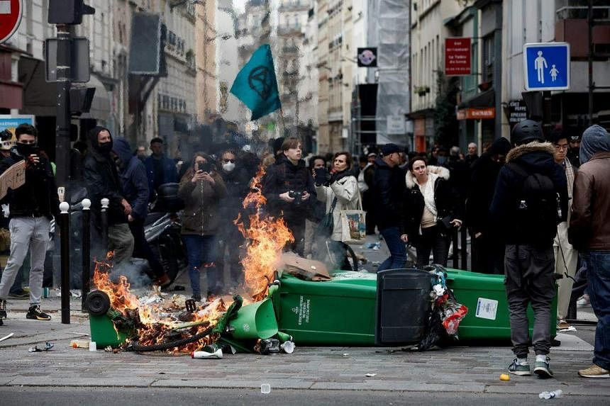 Ph&aacute;p ng&agrave;y c&agrave;ng n&oacute;ng v&igrave; cải c&aacute;ch lương hưu của Tổng thống Macron - Ảnh 2.