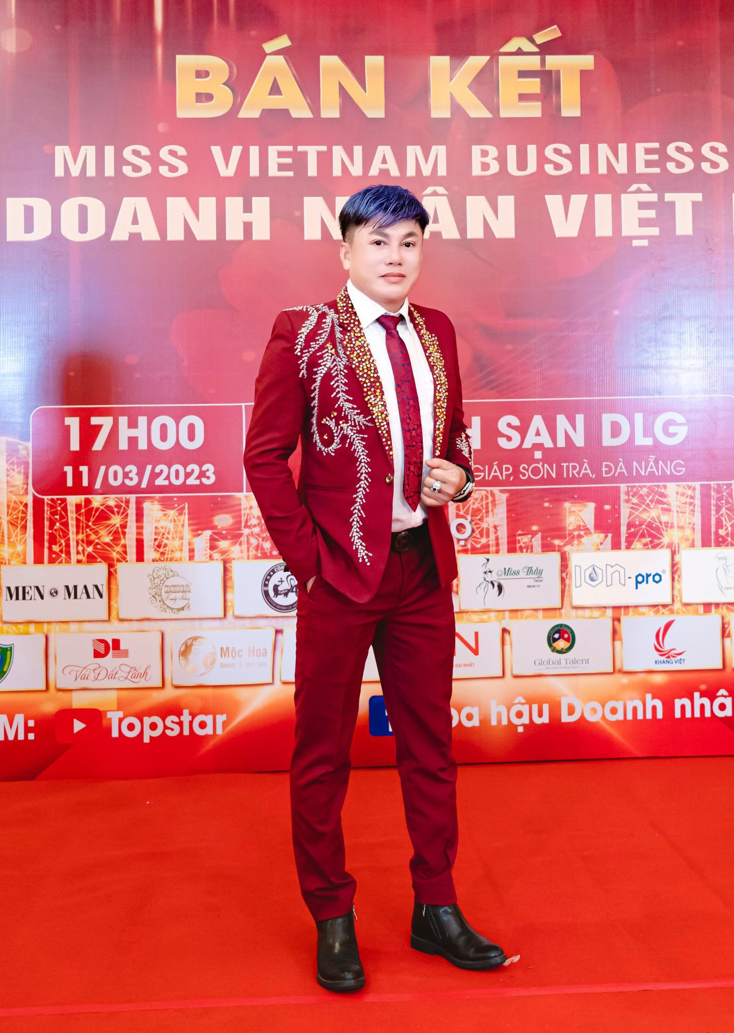 NTK Tommy Nguyễn l&agrave;m bừng s&aacute;ng d&agrave;n th&iacute; sinh tại B&aacute;n kết Hoa hậu Doanh nh&acirc;n Việt Nam - Ảnh 1.