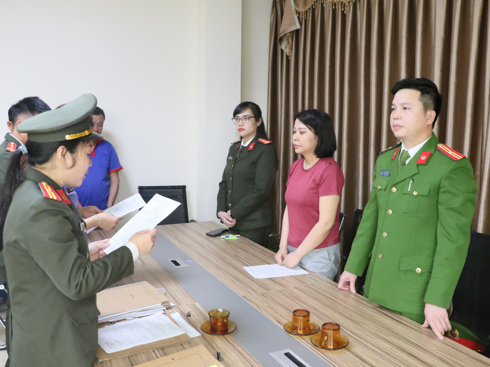 Bắt, khám xét nhà giám đốc và phó giám đốc Công ty Lam Hồng